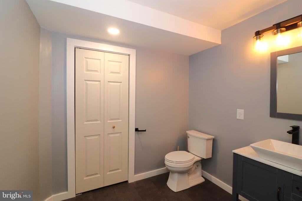 1111 EASTOVER PKWY, LOCUST GROVE, Virginia 22508, 5 Bedrooms Bedrooms, ,3 BathroomsBathrooms,Residential,1111 EASTOVER PKWY,VAOR2012418 MLS # VAOR2012418