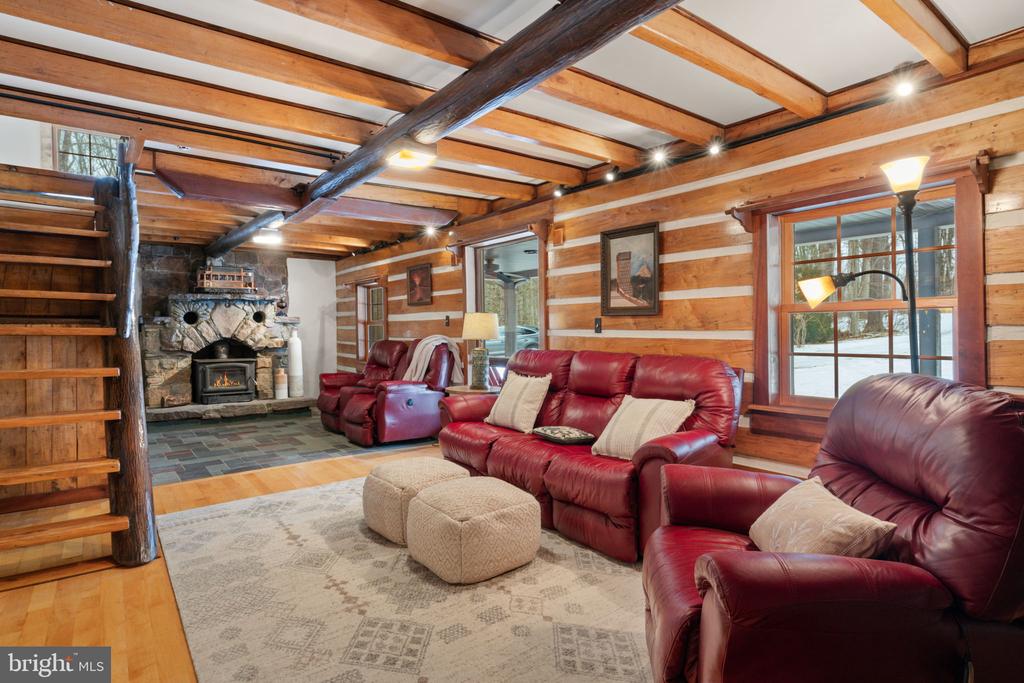 4257 CABIN RD, REVA, Virginia 22735, 5 Bedrooms Bedrooms, ,4 BathroomsBathrooms,Residential,4257 CABIN RD,VACU2011720 MLS # VACU2011720