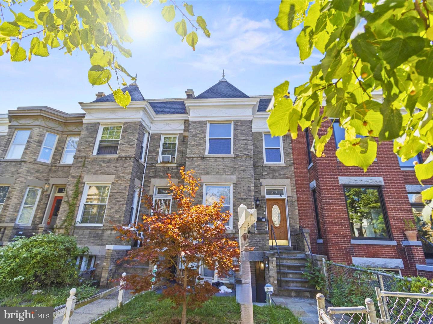 131 R ST NE #A, WASHINGTON, District Of Columbia 20002, 3 Bedrooms Bedrooms, ,2 BathroomsBathrooms,Residential,For sale,131 R ST NE #A,DCDC2209332 MLS # DCDC2209332
