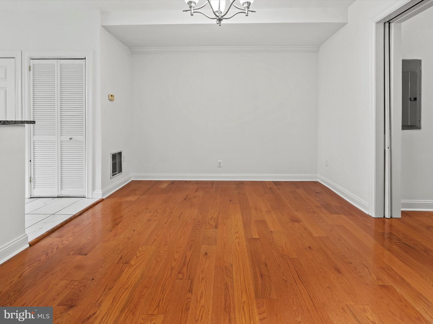 131 R ST NE #A, WASHINGTON, District Of Columbia 20002, 3 Bedrooms Bedrooms, ,2 BathroomsBathrooms,Residential,For sale,131 R ST NE #A,DCDC2209332 MLS # DCDC2209332
