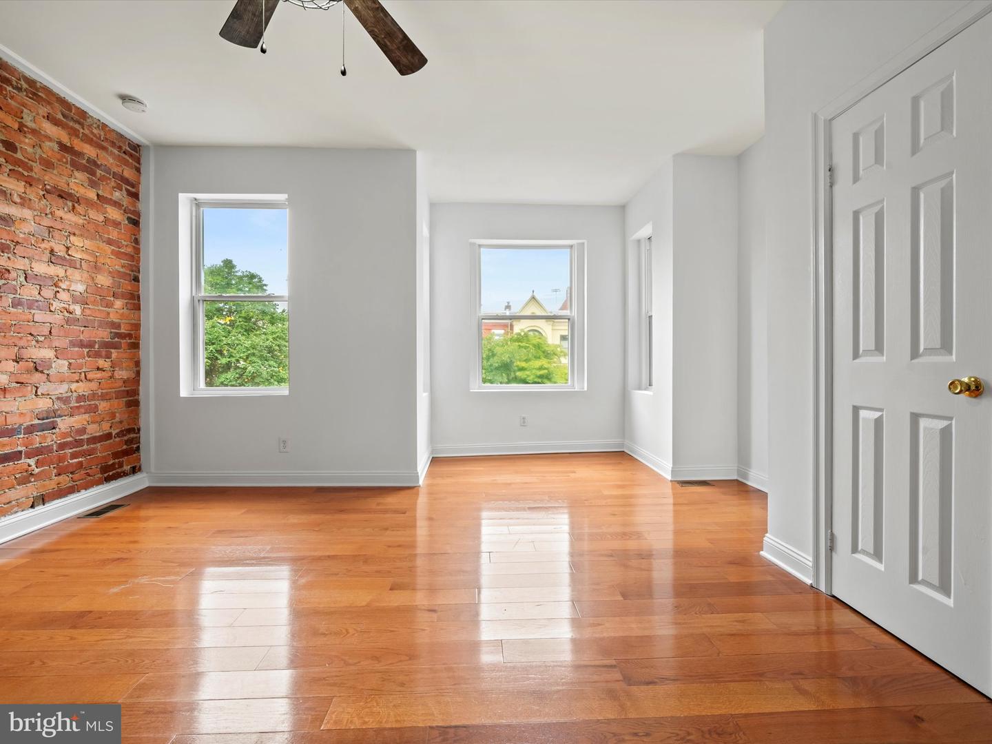131 R ST NE #A, WASHINGTON, District Of Columbia 20002, 3 Bedrooms Bedrooms, ,2 BathroomsBathrooms,Residential,For sale,131 R ST NE #A,DCDC2209332 MLS # DCDC2209332