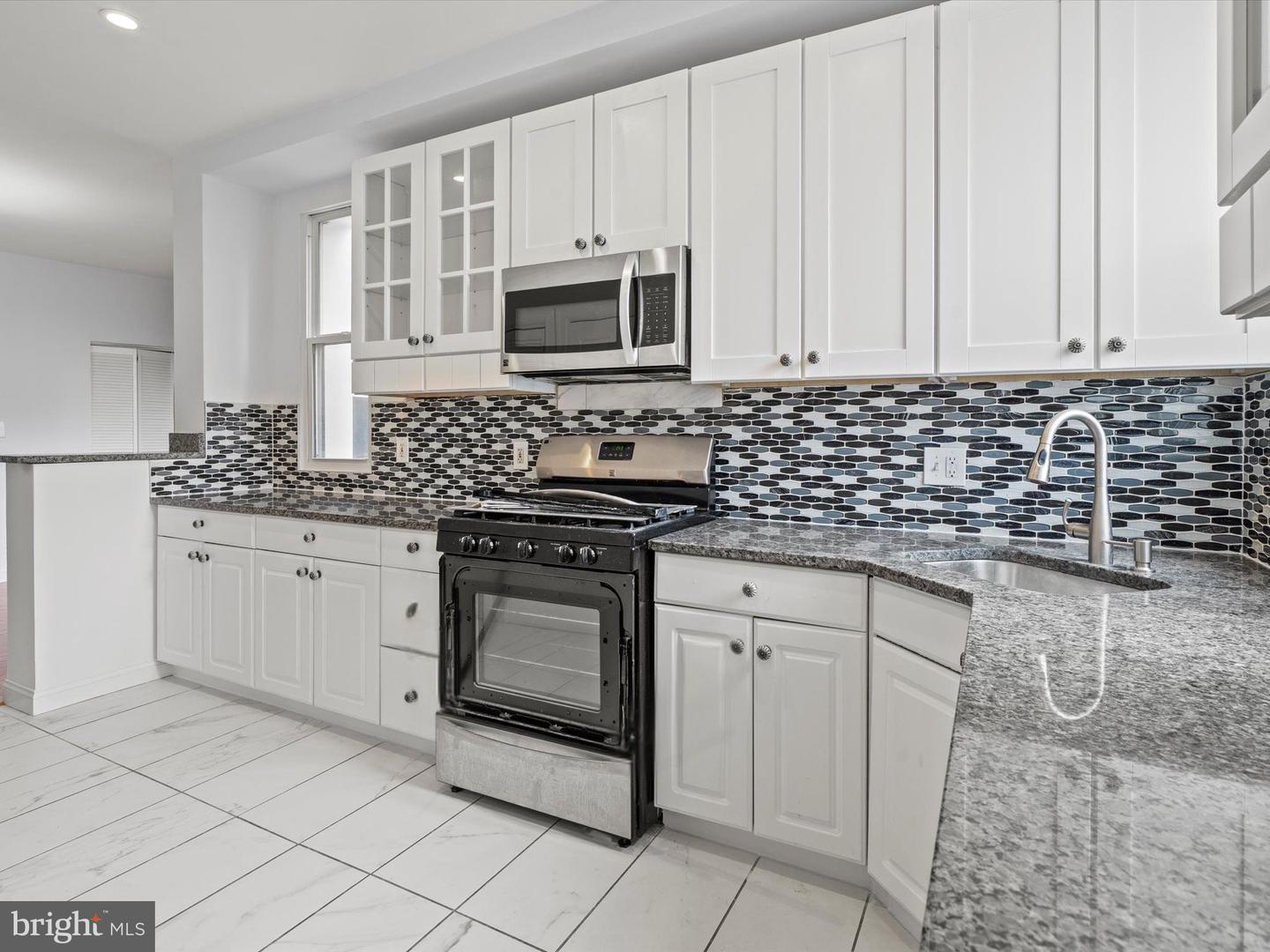 131 R ST NE #A, WASHINGTON, District Of Columbia 20002, 3 Bedrooms Bedrooms, ,2 BathroomsBathrooms,Residential,For sale,131 R ST NE #A,DCDC2209332 MLS # DCDC2209332