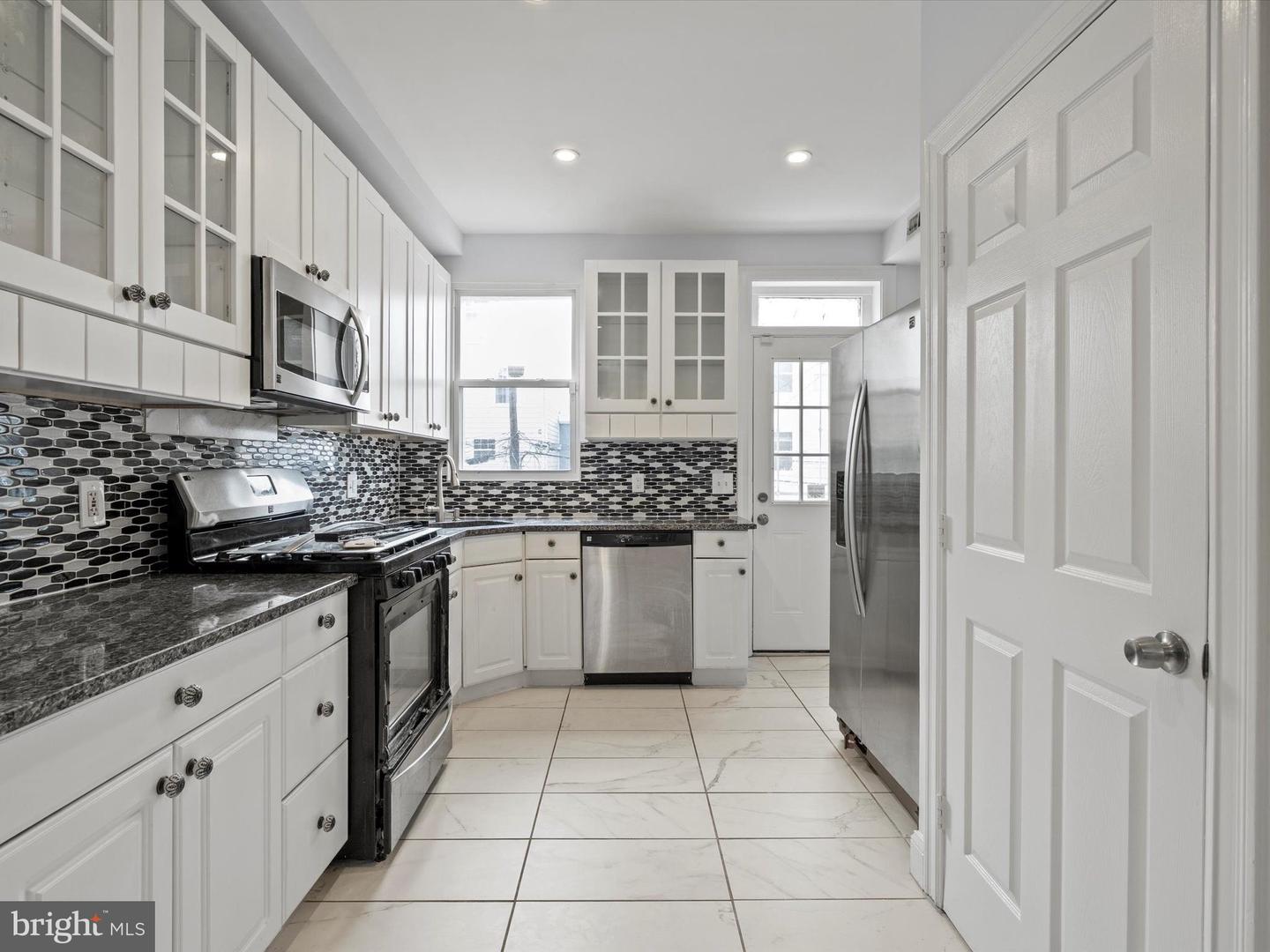 131 R ST NE #A, WASHINGTON, District Of Columbia 20002, 3 Bedrooms Bedrooms, ,2 BathroomsBathrooms,Residential,For sale,131 R ST NE #A,DCDC2209332 MLS # DCDC2209332