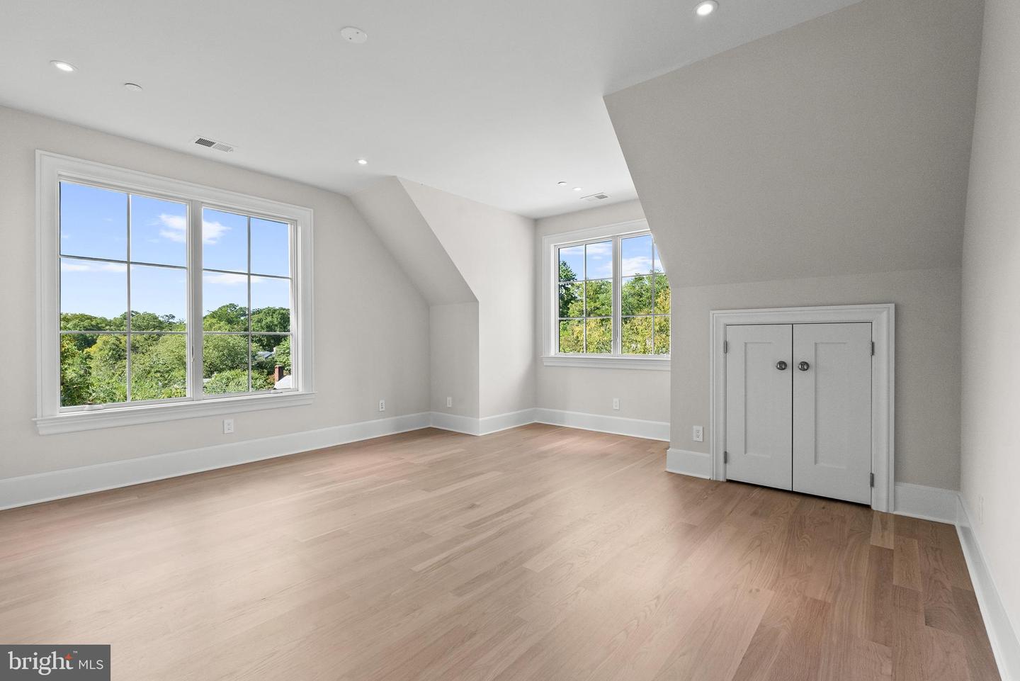 5070 MILLWOOD LN NW, WASHINGTON, District Of Columbia 20016, 6 Bedrooms Bedrooms, ,8 BathroomsBathrooms,Residential,For sale,5070 MILLWOOD LN NW,DCDC2211174 MLS # DCDC2211174