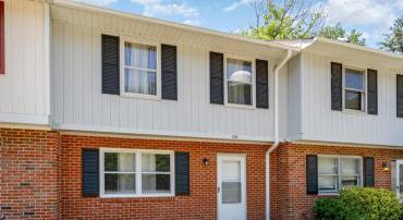 404 POOL DR, SPOTSYLVANIA, Virginia 22551, 3 Bedrooms Bedrooms, ,1 BathroomBathrooms,Residential,VILLAGE TOWNHOUS,404 POOL DR,VASP2036622 MLS # VASP2036622