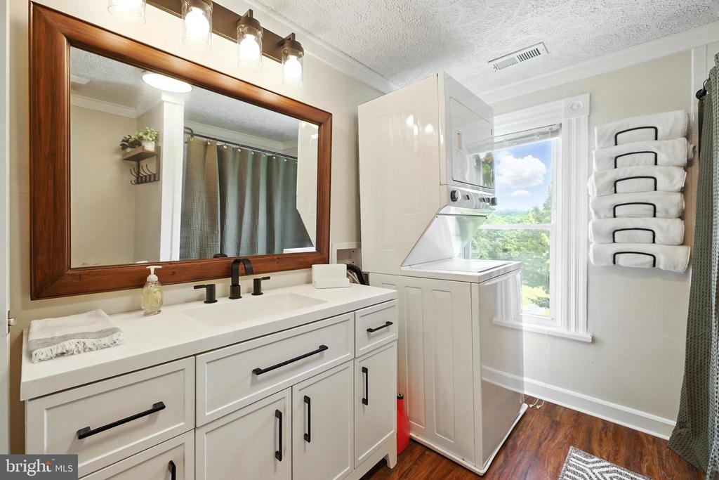 505 MECHANIC ST, LURAY, Virginia 22835, 4 Bedrooms Bedrooms, ,2 BathroomsBathrooms,Residential,505 MECHANIC ST,VAPA2005422 MLS # VAPA2005422