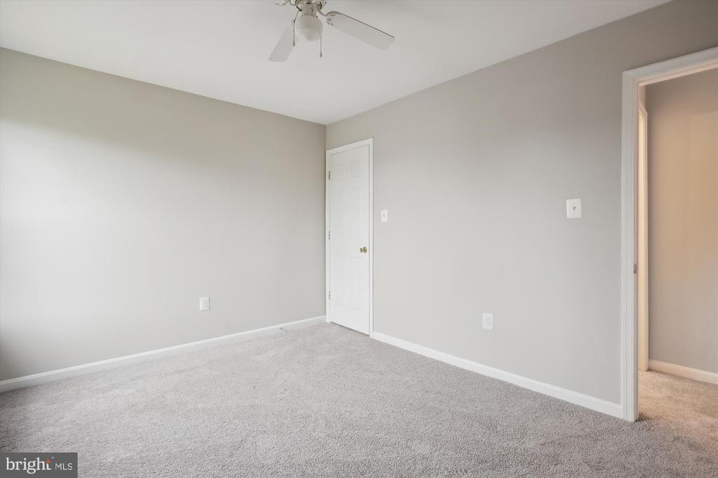2024 CHESTNUT DR, CULPEPER, Virginia 22701, 4 Bedrooms Bedrooms, ,3 BathroomsBathrooms,Residential,2024 CHESTNUT DR,VACU2011726 MLS # VACU2011726
