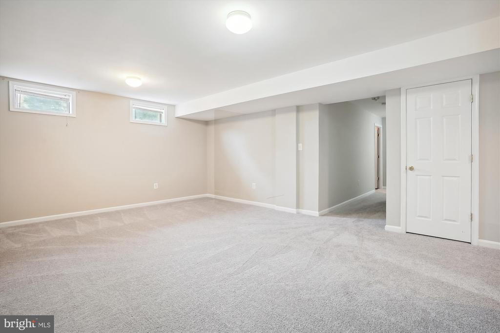 2024 CHESTNUT DR, CULPEPER, Virginia 22701, 4 Bedrooms Bedrooms, ,3 BathroomsBathrooms,Residential,2024 CHESTNUT DR,VACU2011726 MLS # VACU2011726