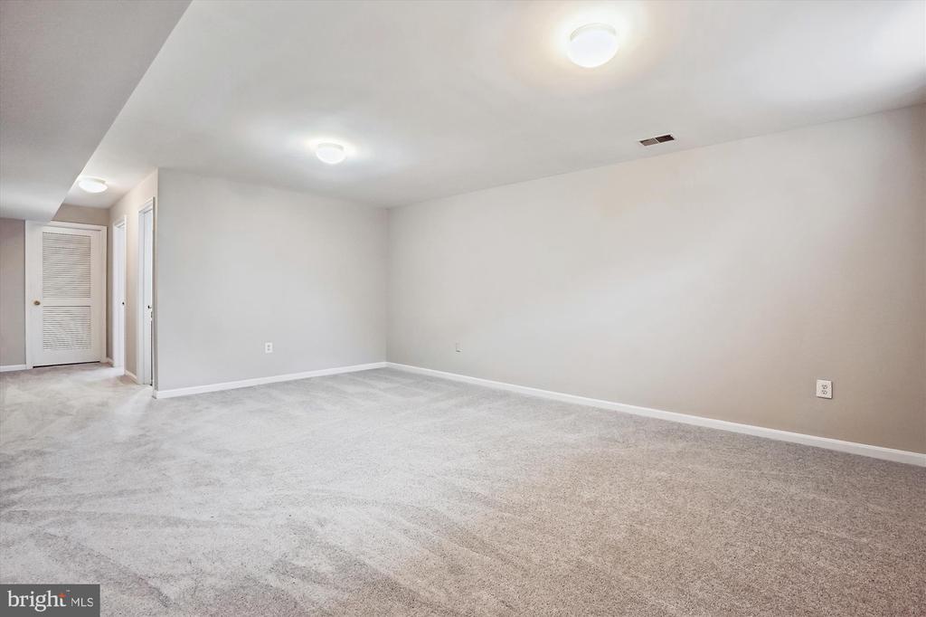 2024 CHESTNUT DR, CULPEPER, Virginia 22701, 4 Bedrooms Bedrooms, ,3 BathroomsBathrooms,Residential,2024 CHESTNUT DR,VACU2011726 MLS # VACU2011726