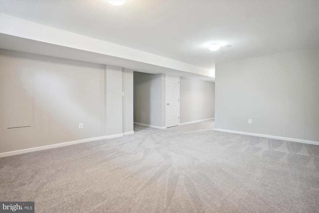 2024 CHESTNUT DR, CULPEPER, Virginia 22701, 4 Bedrooms Bedrooms, ,3 BathroomsBathrooms,Residential,2024 CHESTNUT DR,VACU2011726 MLS # VACU2011726