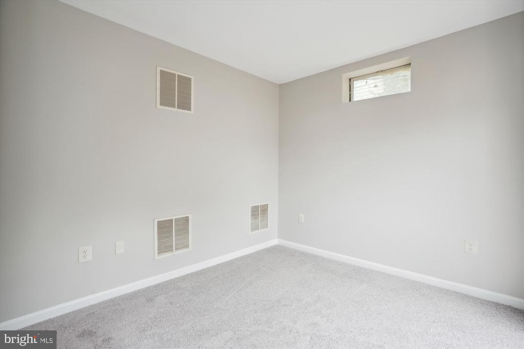 2024 CHESTNUT DR, CULPEPER, Virginia 22701, 4 Bedrooms Bedrooms, ,3 BathroomsBathrooms,Residential,2024 CHESTNUT DR,VACU2011726 MLS # VACU2011726