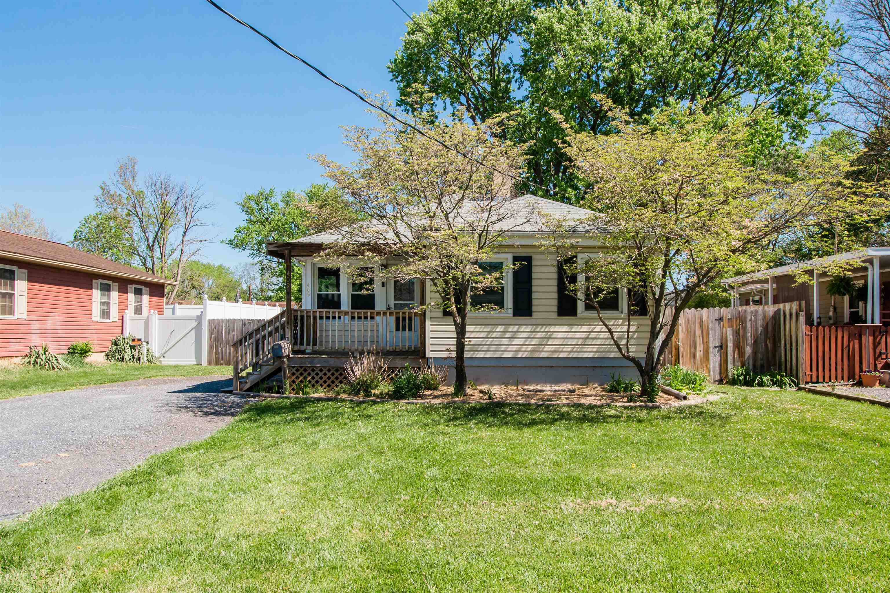 409 BRUCE ST, BRIDGEWATER, Virginia 22812, 3 Bedrooms Bedrooms, ,2 BathroomsBathrooms,Residential,409 BRUCE ST,663885 MLS # 663885
