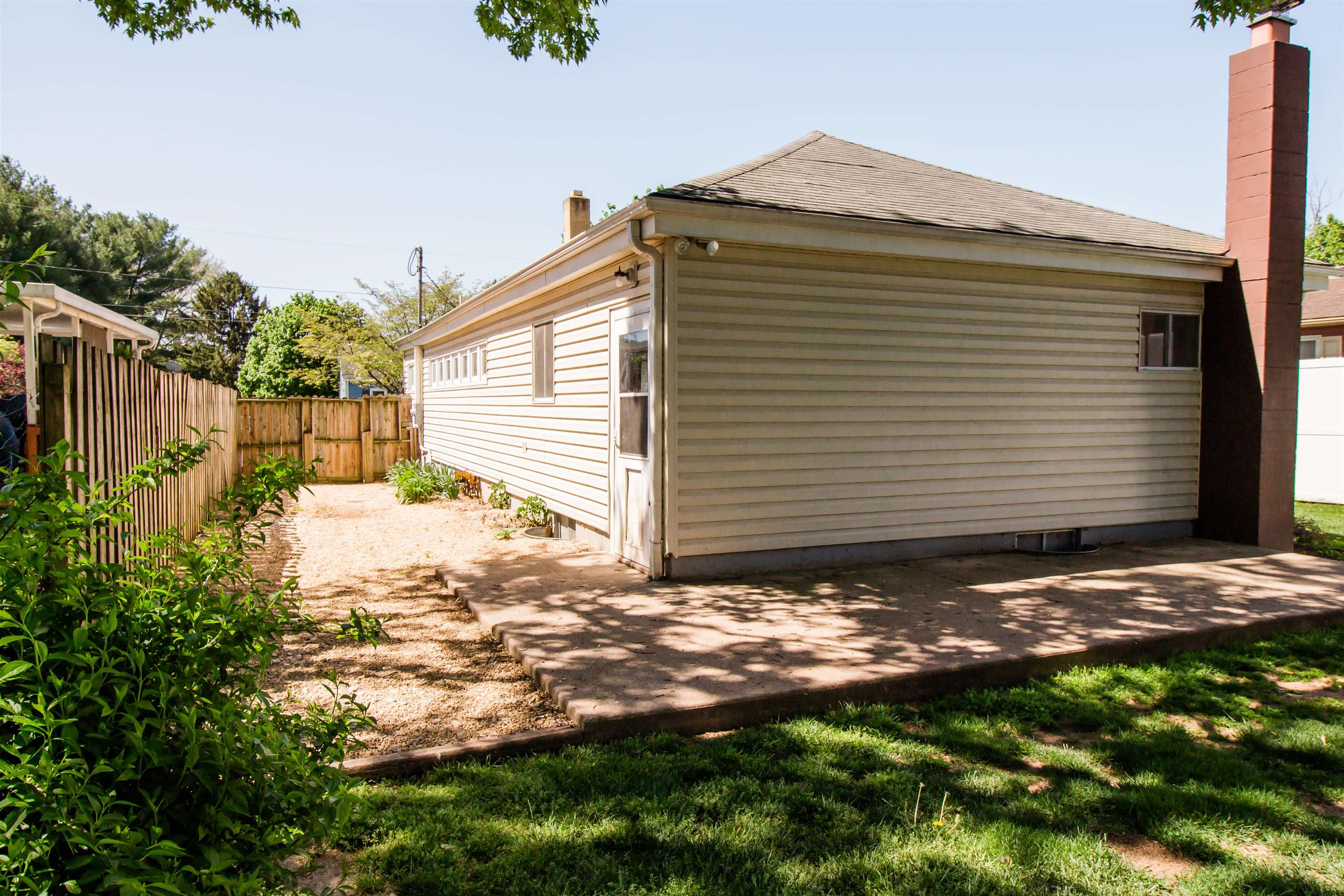 409 BRUCE ST, BRIDGEWATER, Virginia 22812, 3 Bedrooms Bedrooms, ,2 BathroomsBathrooms,Residential,409 BRUCE ST,663885 MLS # 663885