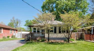 409 BRUCE ST, BRIDGEWATER, Virginia 22812, 3 Bedrooms Bedrooms, ,2 BathroomsBathrooms,Residential,409 BRUCE ST,663885 MLS # 663885