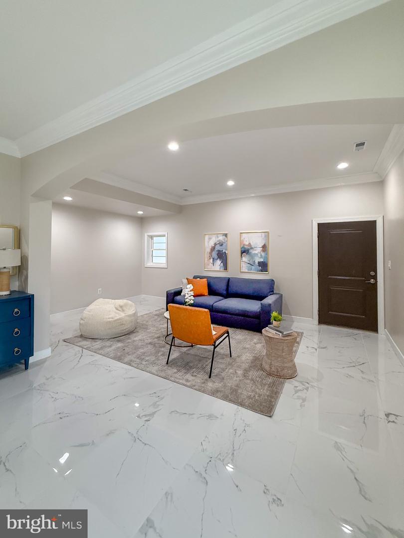 6709 S BENSON DR, ALEXANDRIA, Virginia 22306, 6 Bedrooms Bedrooms, 12 Rooms Rooms,5 BathroomsBathrooms,Residential,For sale,6709 S BENSON DR,VAFX2258908 MLS # VAFX2258908