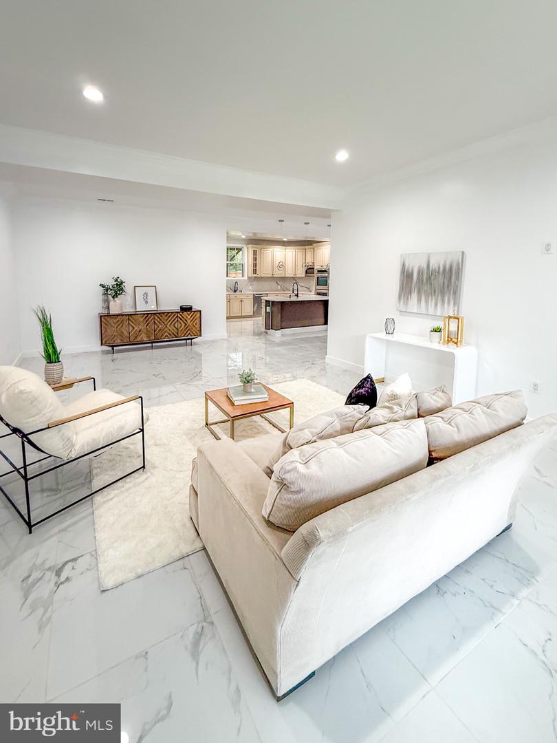 6709 S BENSON DR, ALEXANDRIA, Virginia 22306, 6 Bedrooms Bedrooms, 12 Rooms Rooms,5 BathroomsBathrooms,Residential,For sale,6709 S BENSON DR,VAFX2258908 MLS # VAFX2258908