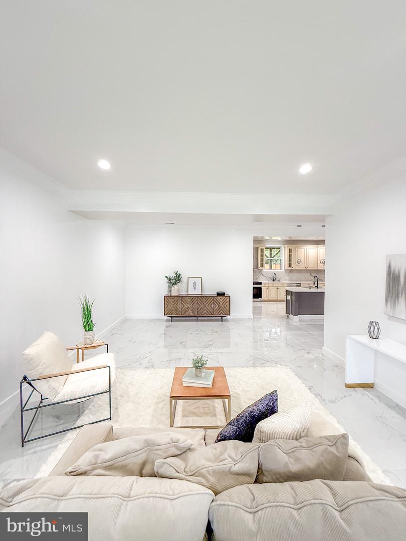 6709 S BENSON DR, ALEXANDRIA, Virginia 22306, 6 Bedrooms Bedrooms, 12 Rooms Rooms,5 BathroomsBathrooms,Residential,For sale,6709 S BENSON DR,VAFX2258908 MLS # VAFX2258908