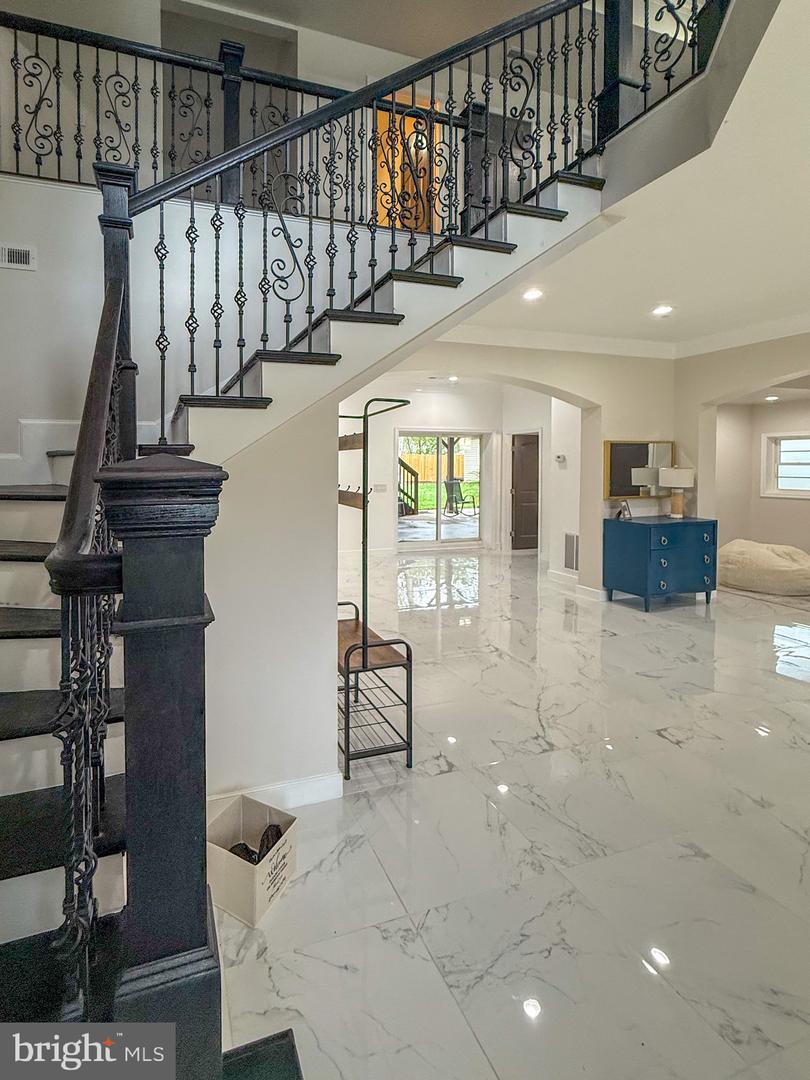 6709 S BENSON DR, ALEXANDRIA, Virginia 22306, 6 Bedrooms Bedrooms, 12 Rooms Rooms,5 BathroomsBathrooms,Residential,For sale,6709 S BENSON DR,VAFX2258908 MLS # VAFX2258908