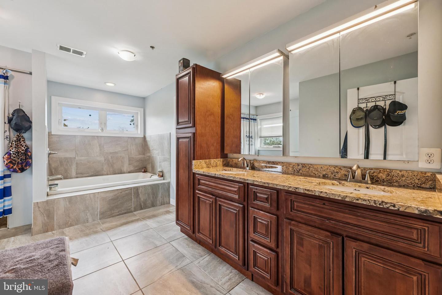 4905 MINNESOTA AVE NE, WASHINGTON, District Of Columbia 20019, 5 Bedrooms Bedrooms, ,4 BathroomsBathrooms,Residential,For sale,4905 MINNESOTA AVE NE,DCDC2213930 MLS # DCDC2213930