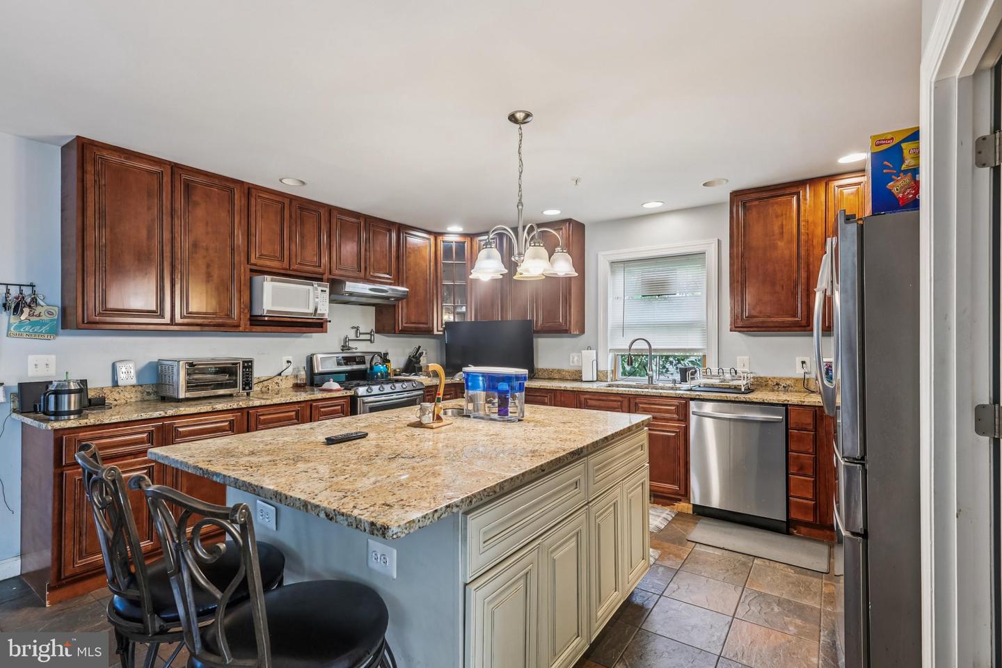 4905 MINNESOTA AVE NE, WASHINGTON, District Of Columbia 20019, 5 Bedrooms Bedrooms, ,4 BathroomsBathrooms,Residential,For sale,4905 MINNESOTA AVE NE,DCDC2213930 MLS # DCDC2213930