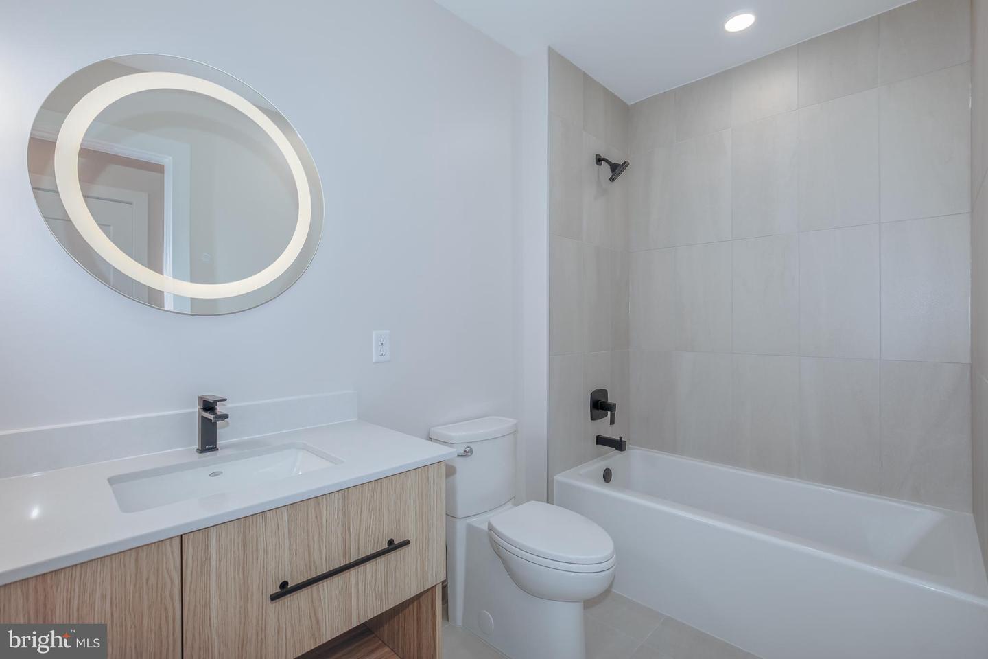 255 W. FALLS STATION BLVD #911, FALLS CHURCH, Virginia 22046, 2 Bedrooms Bedrooms, 4 Rooms Rooms,2 BathroomsBathrooms,Residential,For sale,255 W. FALLS STATION BLVD #911,VAFA2003194 MLS # VAFA2003194