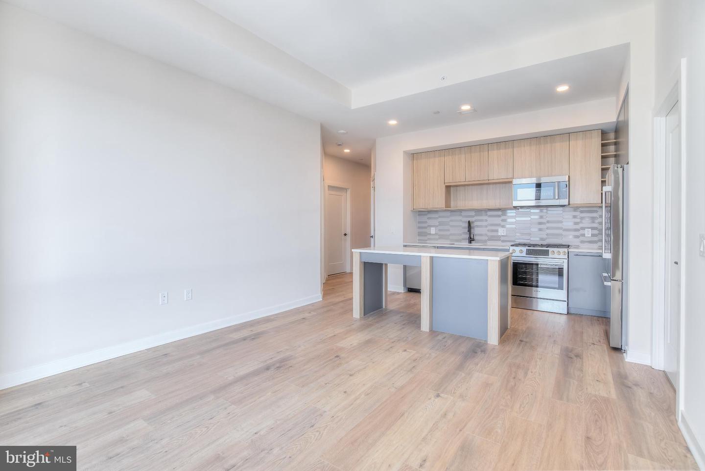 255 W. FALLS STATION BLVD #1004, FALLS CHURCH, Virginia 22046, 2 Bedrooms Bedrooms, 4 Rooms Rooms,2 BathroomsBathrooms,Residential,For sale,255 W. FALLS STATION BLVD #1004,VAFA2003196 MLS # VAFA2003196