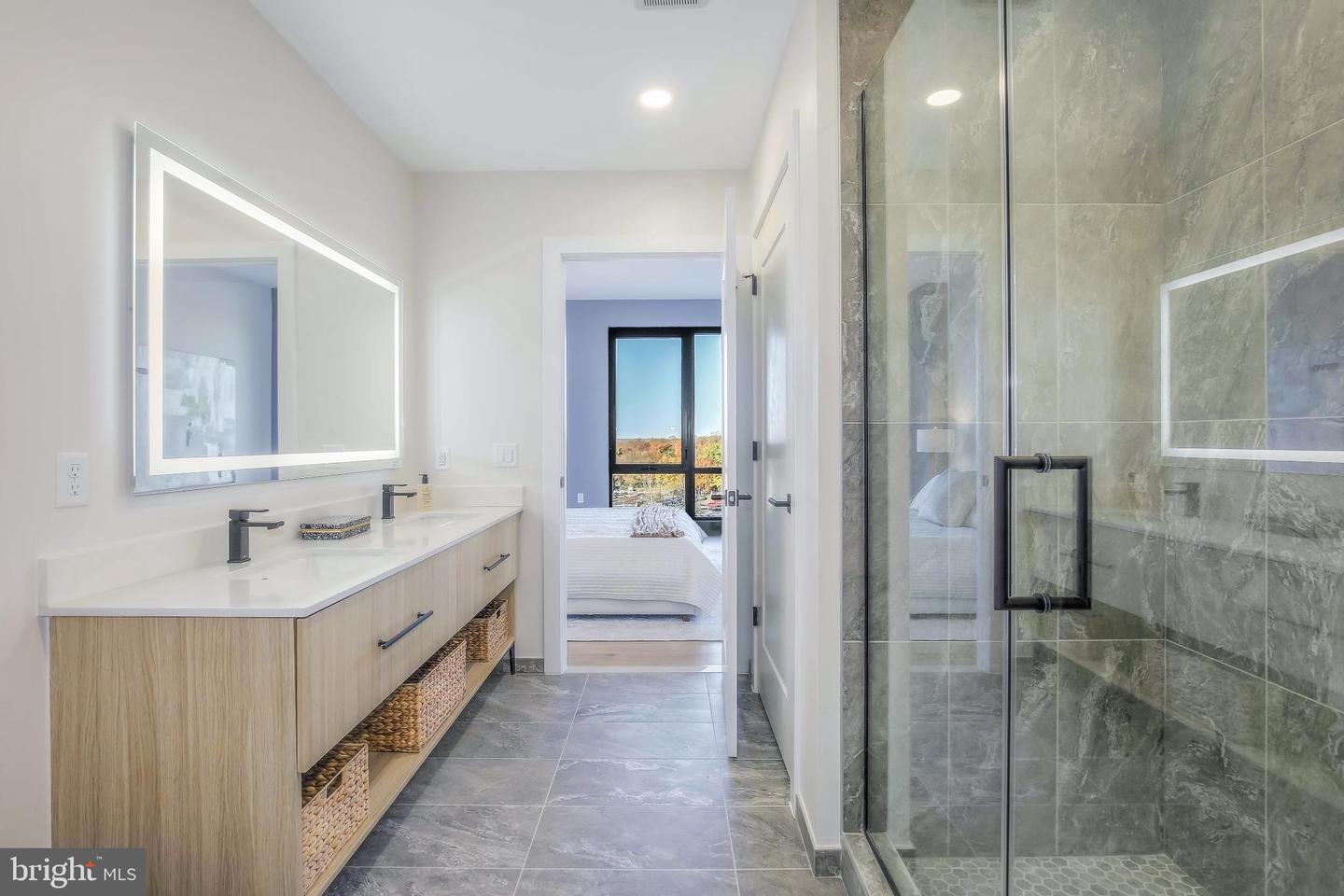 255 W. FALLS STATION BLVD #607, FALLS CHURCH, Virginia 22046, 3 Bedrooms Bedrooms, 5 Rooms Rooms,2 BathroomsBathrooms,Residential,For sale,255 W. FALLS STATION BLVD #607,VAFA2003202 MLS # VAFA2003202