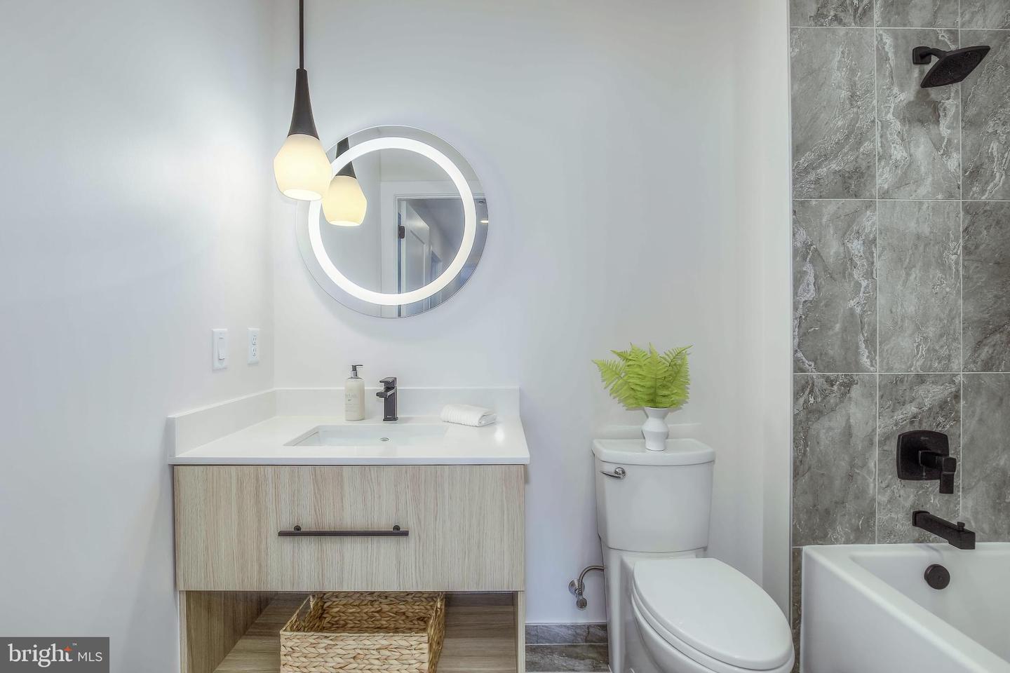 255 W. FALLS STATION BLVD #607, FALLS CHURCH, Virginia 22046, 3 Bedrooms Bedrooms, 5 Rooms Rooms,2 BathroomsBathrooms,Residential,For sale,255 W. FALLS STATION BLVD #607,VAFA2003202 MLS # VAFA2003202