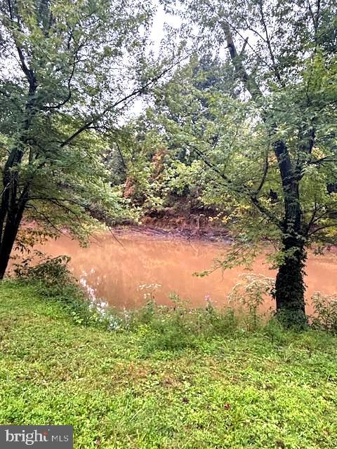 19955 YOUNGS CLIFF RD, STERLING, Virginia 20165, 4 Bedrooms Bedrooms, ,3 BathroomsBathrooms,Residential,For sale,19955 YOUNGS CLIFF RD,VALO2104950 MLS # VALO2104950