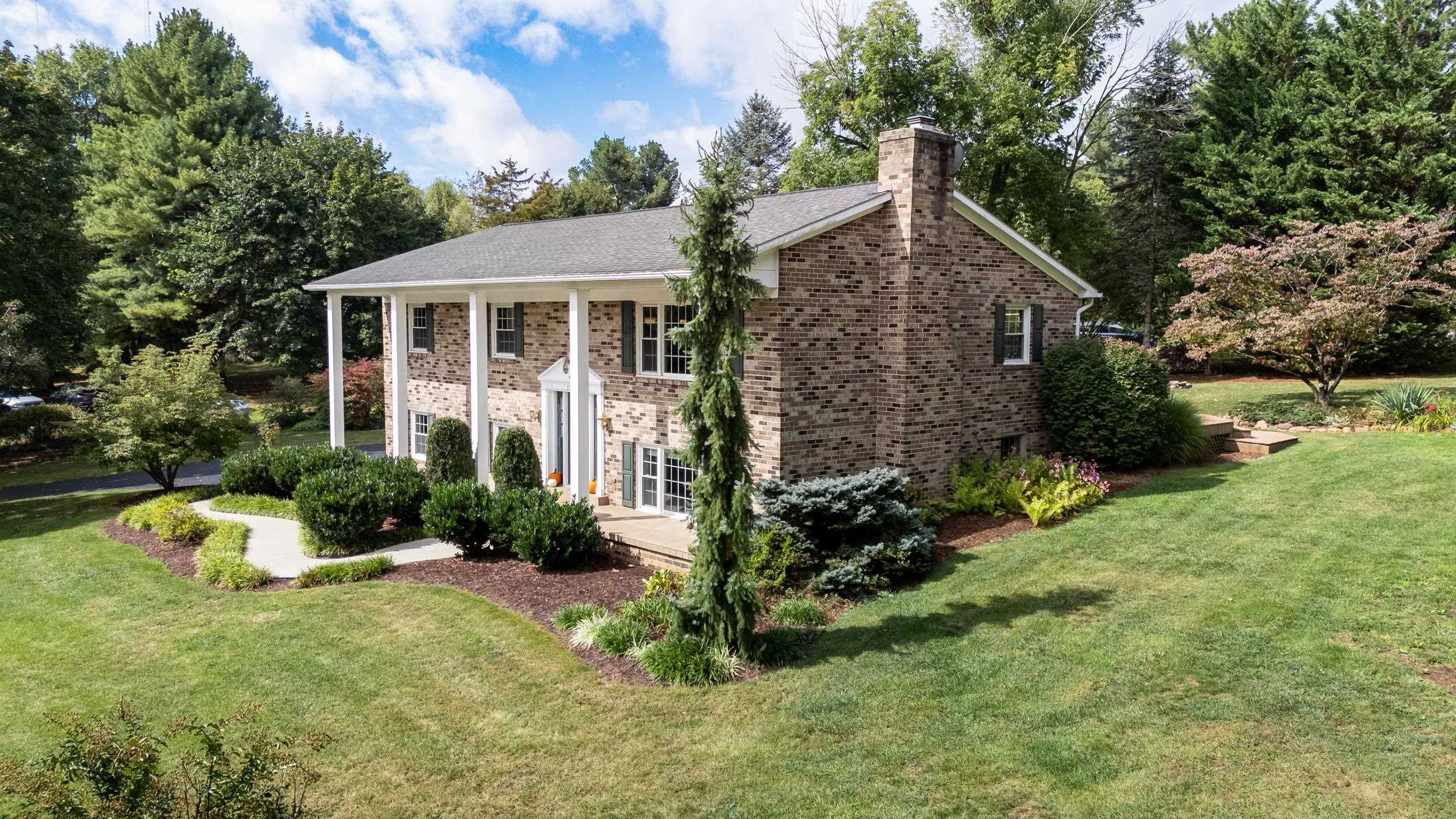 134 RORRER CIR, ROCKINGHAM, Virginia 22801, 4 Bedrooms Bedrooms, ,3 BathroomsBathrooms,Residential,134 RORRER CIR,669571 MLS # 669571