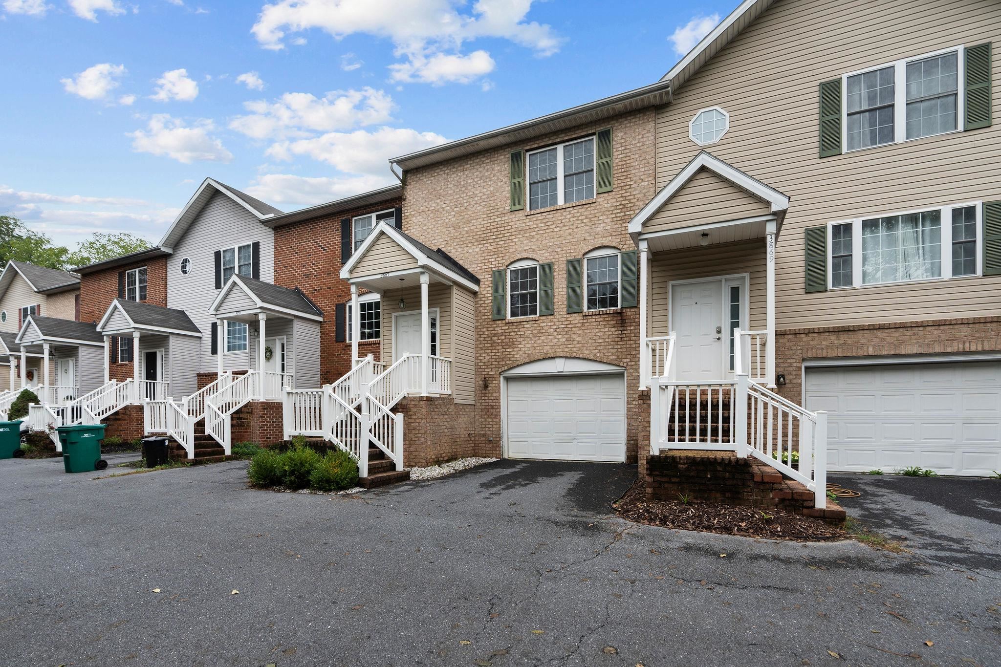 3865 MILL RACE CT, ROCKINGHAM, Virginia 22801, 3 Bedrooms Bedrooms, ,2 BathroomsBathrooms,Residential,3865 MILL RACE CT,669573 MLS # 669573