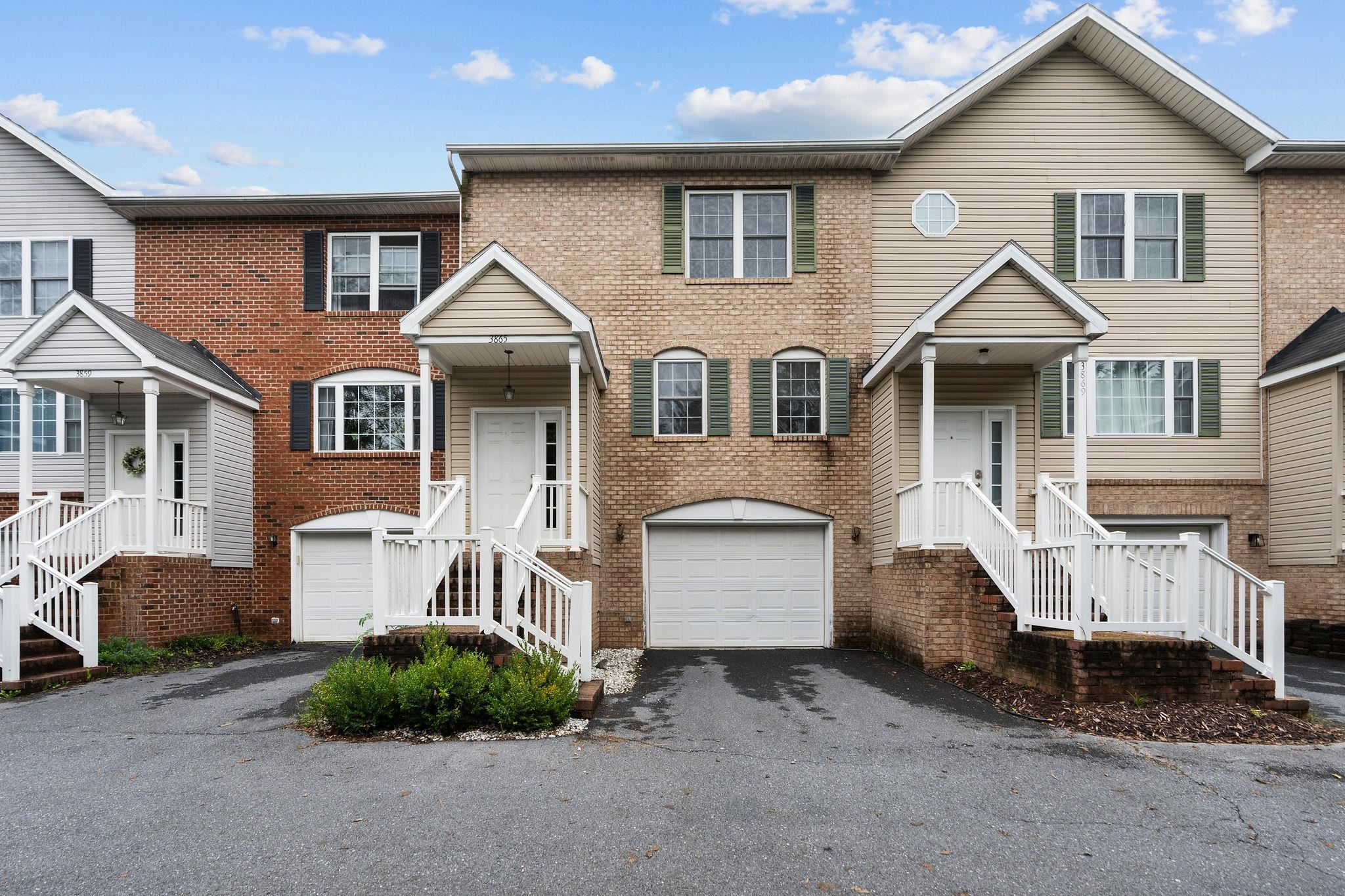 3865 MILL RACE CT, ROCKINGHAM, Virginia 22801, 3 Bedrooms Bedrooms, ,2 BathroomsBathrooms,Residential,3865 MILL RACE CT,669573 MLS # 669573