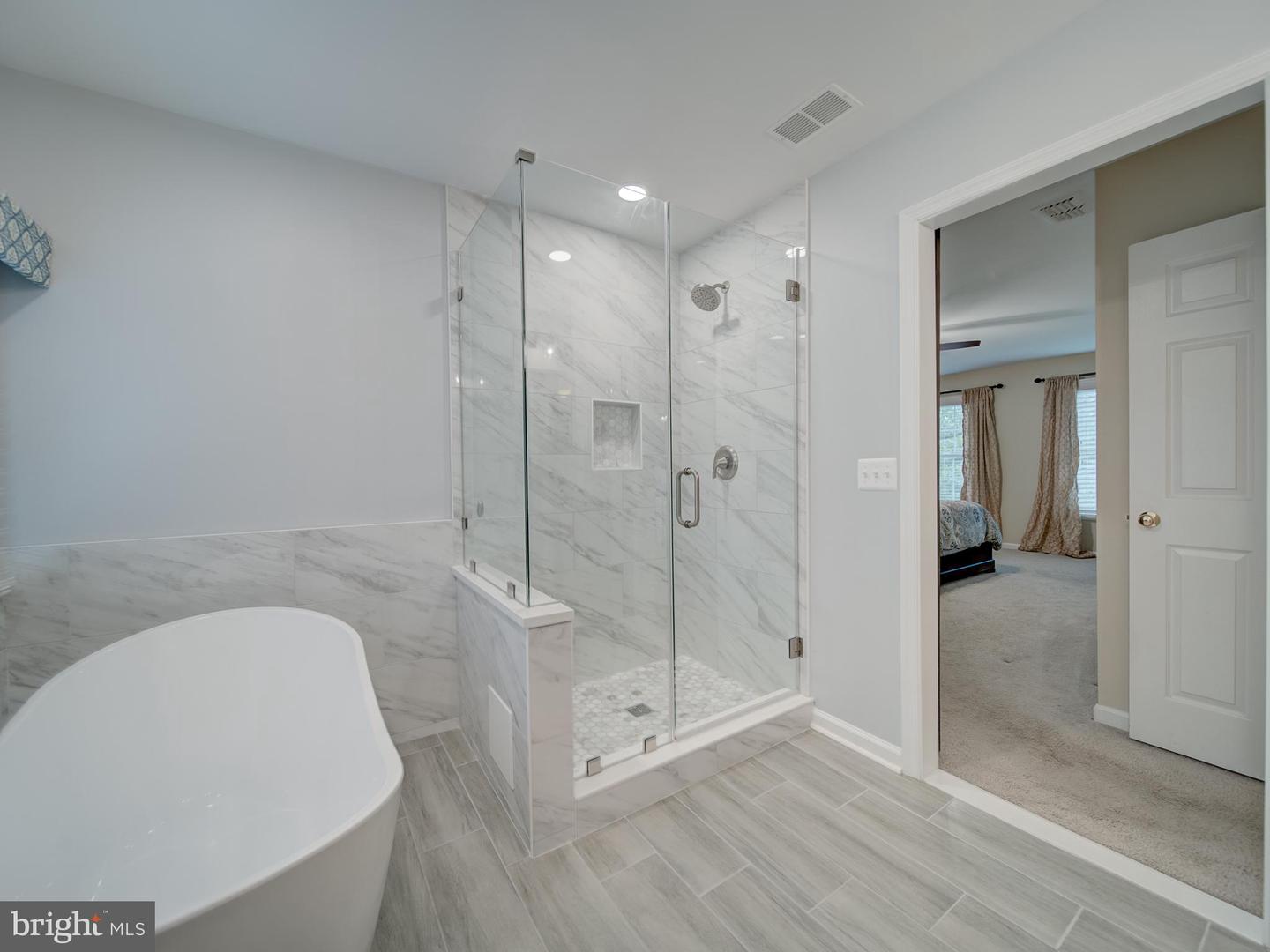 15292 SURREY HOUSE WAY, CENTREVILLE, Virginia 20120, 5 Bedrooms Bedrooms, ,3 BathroomsBathrooms,Residential,For sale,15292 SURREY HOUSE WAY,VAFX2264876 MLS # VAFX2264876