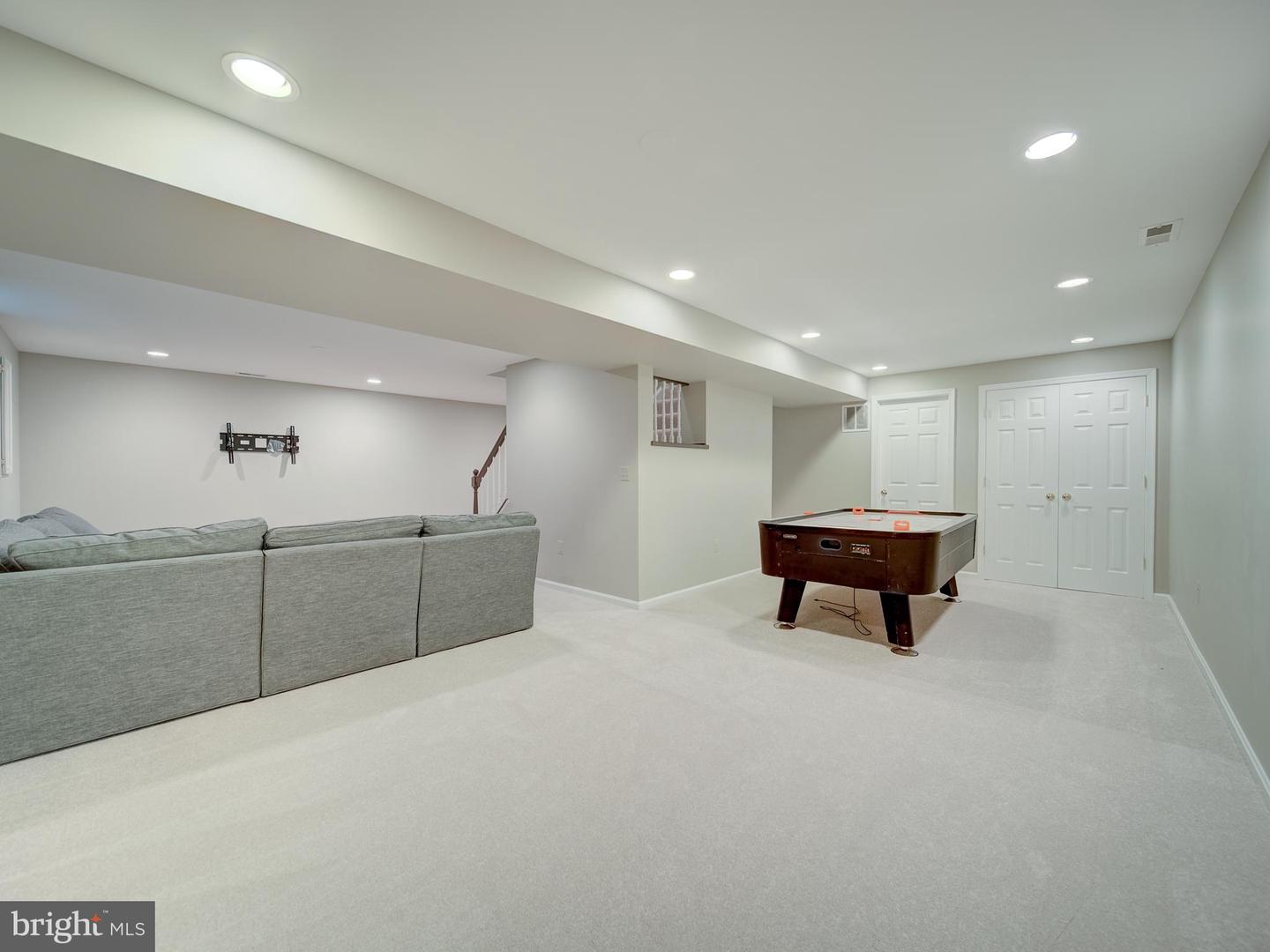 15292 SURREY HOUSE WAY, CENTREVILLE, Virginia 20120, 5 Bedrooms Bedrooms, ,3 BathroomsBathrooms,Residential,For sale,15292 SURREY HOUSE WAY,VAFX2264876 MLS # VAFX2264876