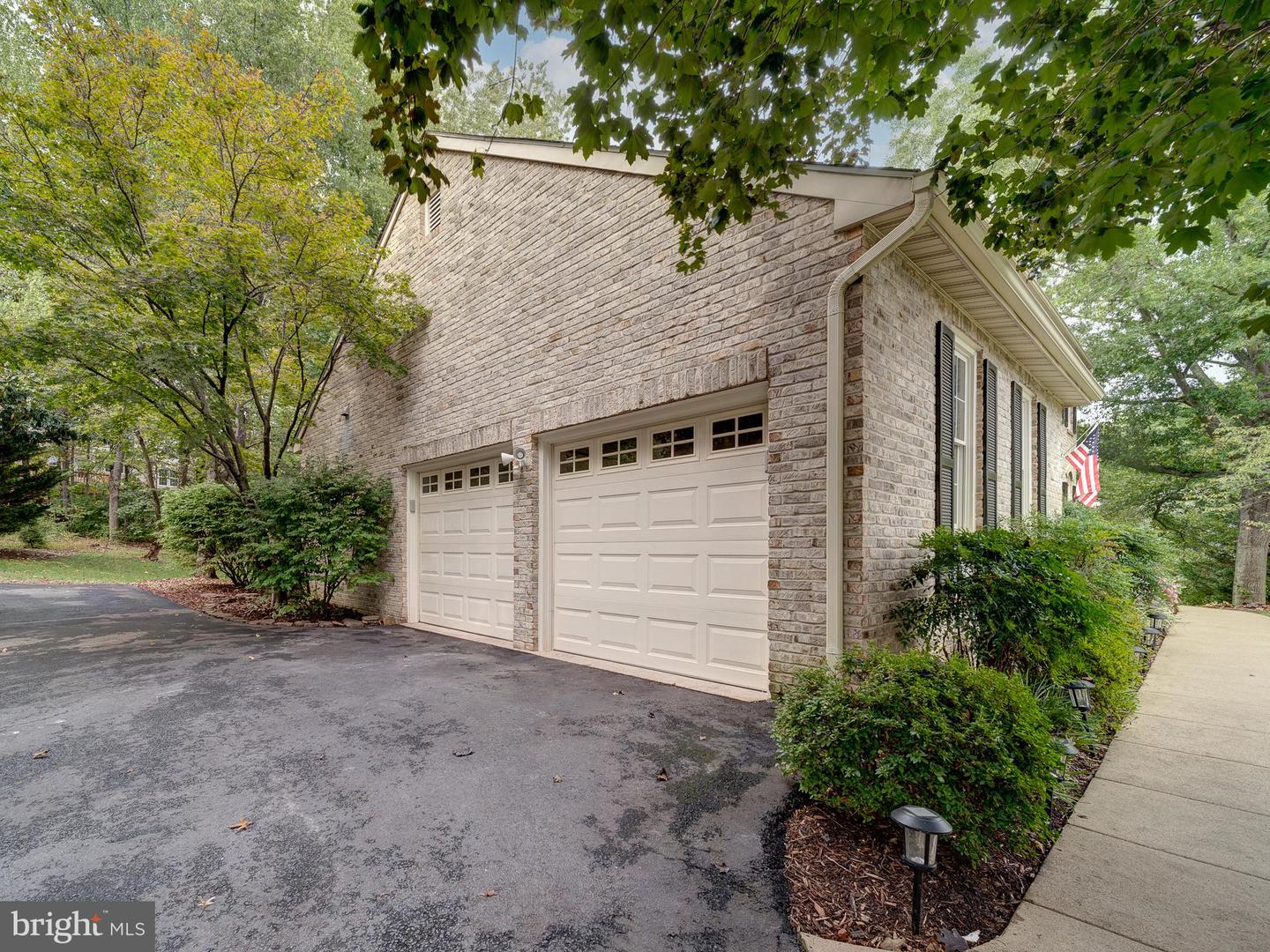 15292 SURREY HOUSE WAY, CENTREVILLE, Virginia 20120, 5 Bedrooms Bedrooms, ,3 BathroomsBathrooms,Residential,For sale,15292 SURREY HOUSE WAY,VAFX2264876 MLS # VAFX2264876