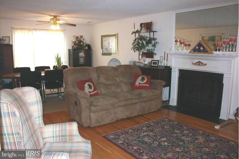 656 ROCKY KNOLL ARCH, CULPEPER, Virginia 22701, 4 Bedrooms Bedrooms, ,2 BathroomsBathrooms,Residential,For sale,656 ROCKY KNOLL ARCH,VACU2011498 MLS # VACU2011498