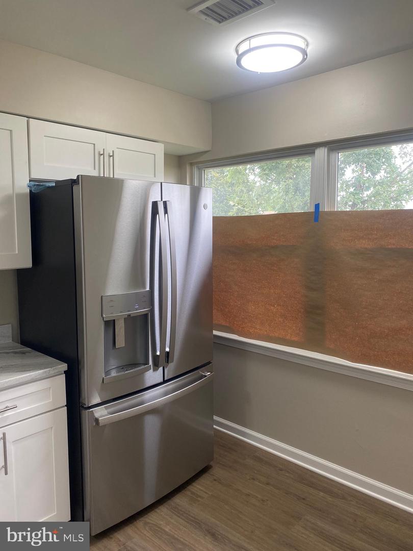8238 COMMUNITY DR, MANASSAS, Virginia 20109, 3 Bedrooms Bedrooms, 6 Rooms Rooms,2 BathroomsBathrooms,Residential,For sale,8238 COMMUNITY DR,VAPW2103666 MLS # VAPW2103666
