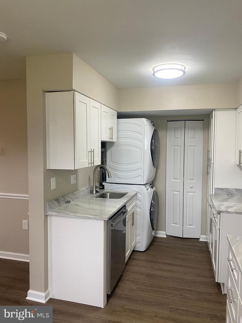 8238 COMMUNITY DR, MANASSAS, Virginia 20109, 3 Bedrooms Bedrooms, 6 Rooms Rooms,2 BathroomsBathrooms,Residential,For sale,8238 COMMUNITY DR,VAPW2103666 MLS # VAPW2103666