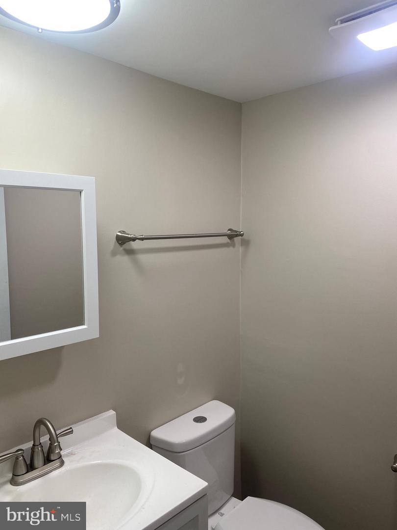 8238 COMMUNITY DR, MANASSAS, Virginia 20109, 3 Bedrooms Bedrooms, 6 Rooms Rooms,2 BathroomsBathrooms,Residential,For sale,8238 COMMUNITY DR,VAPW2103666 MLS # VAPW2103666