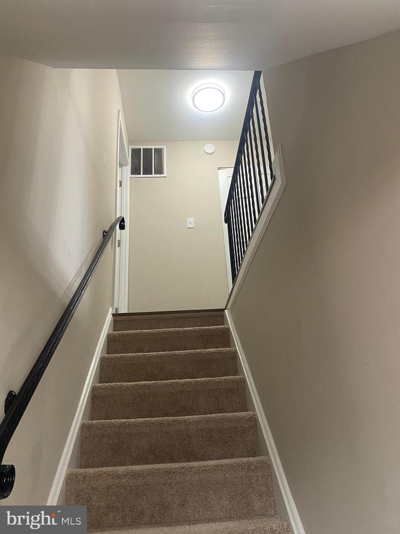 8238 COMMUNITY DR, MANASSAS, Virginia 20109, 3 Bedrooms Bedrooms, 6 Rooms Rooms,2 BathroomsBathrooms,Residential,For sale,8238 COMMUNITY DR,VAPW2103666 MLS # VAPW2103666