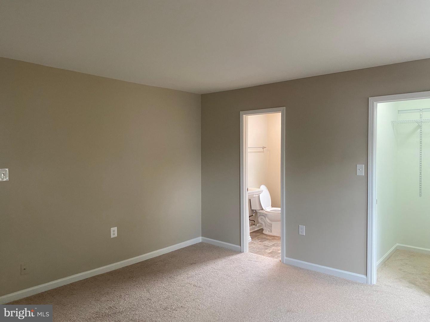 8238 COMMUNITY DR, MANASSAS, Virginia 20109, 3 Bedrooms Bedrooms, 6 Rooms Rooms,2 BathroomsBathrooms,Residential,For sale,8238 COMMUNITY DR,VAPW2103666 MLS # VAPW2103666