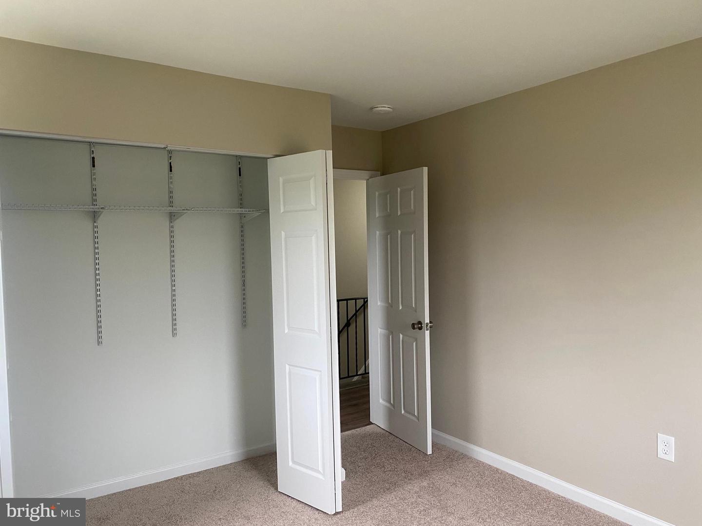 8238 COMMUNITY DR, MANASSAS, Virginia 20109, 3 Bedrooms Bedrooms, 6 Rooms Rooms,2 BathroomsBathrooms,Residential,For sale,8238 COMMUNITY DR,VAPW2103666 MLS # VAPW2103666