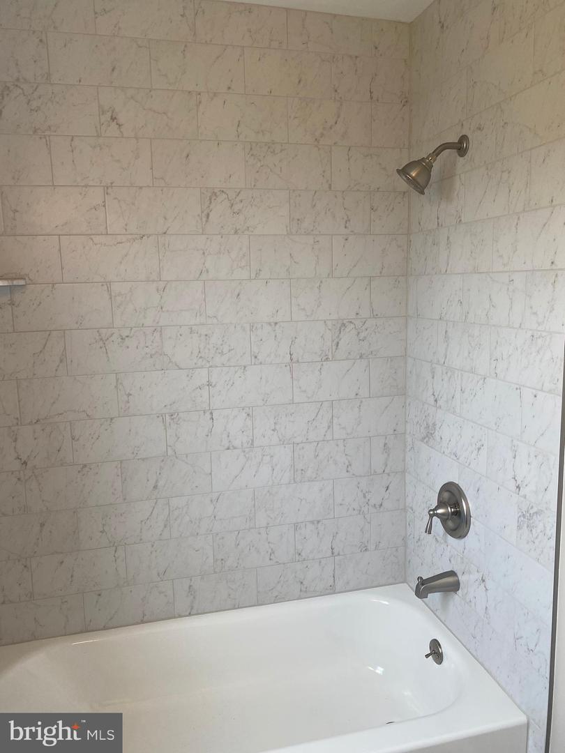 8238 COMMUNITY DR, MANASSAS, Virginia 20109, 3 Bedrooms Bedrooms, 6 Rooms Rooms,2 BathroomsBathrooms,Residential,For sale,8238 COMMUNITY DR,VAPW2103666 MLS # VAPW2103666