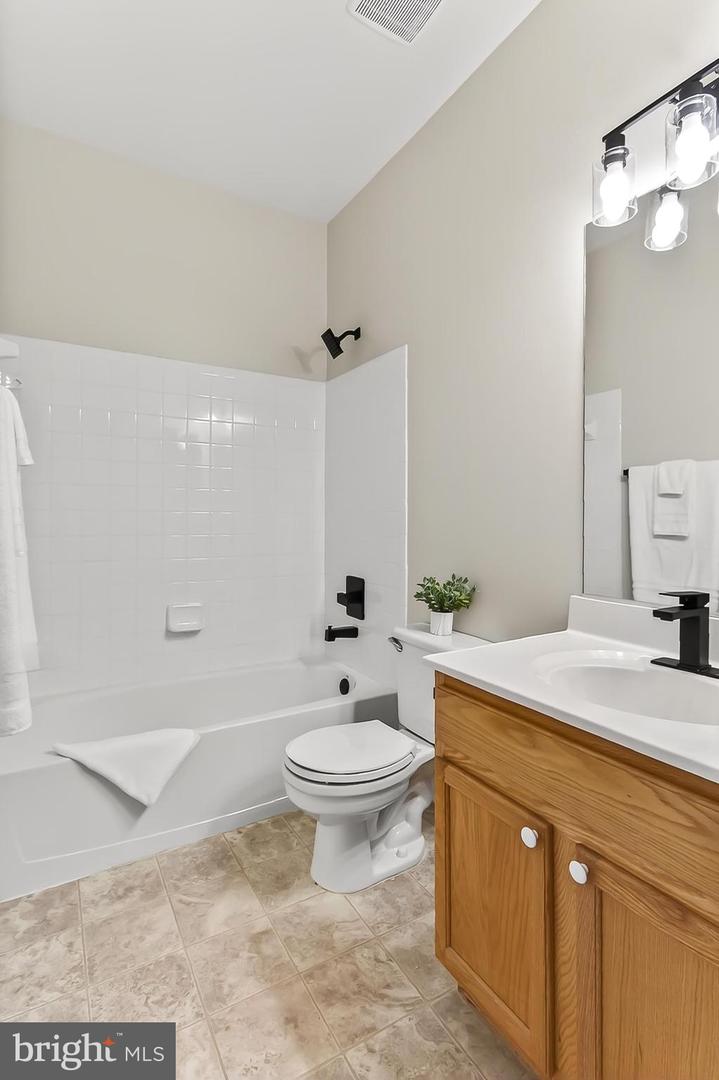 9994 SHORTBREAD WAY, BRISTOW, Virginia 20136, 3 Bedrooms Bedrooms, ,3 BathroomsBathrooms,Residential,For sale,9994 SHORTBREAD WAY,VAPW2103742 MLS # VAPW2103742