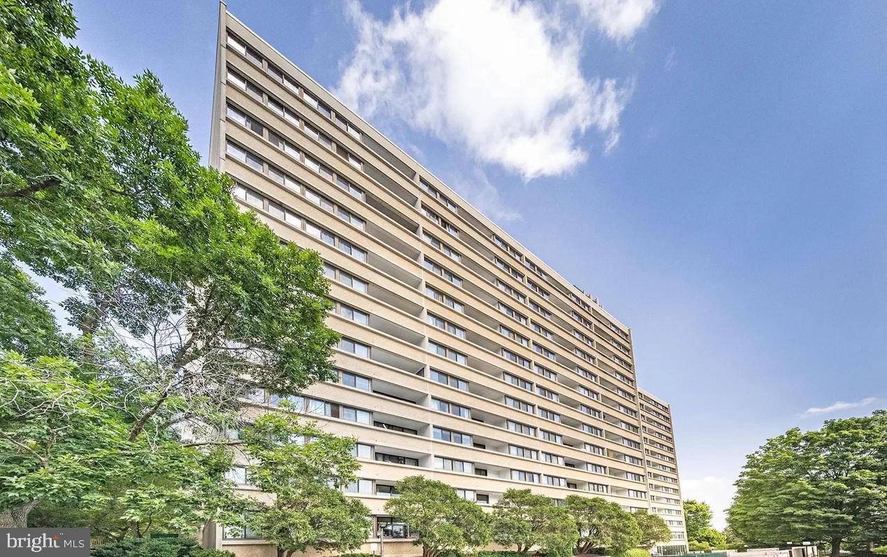 5911 EDSALL RD #206, ALEXANDRIA, Virginia 22304, 2 Bedrooms Bedrooms, ,2 BathroomsBathrooms,Residential,For sale,5911 EDSALL RD #206,VAAX2049508 MLS # VAAX2049508