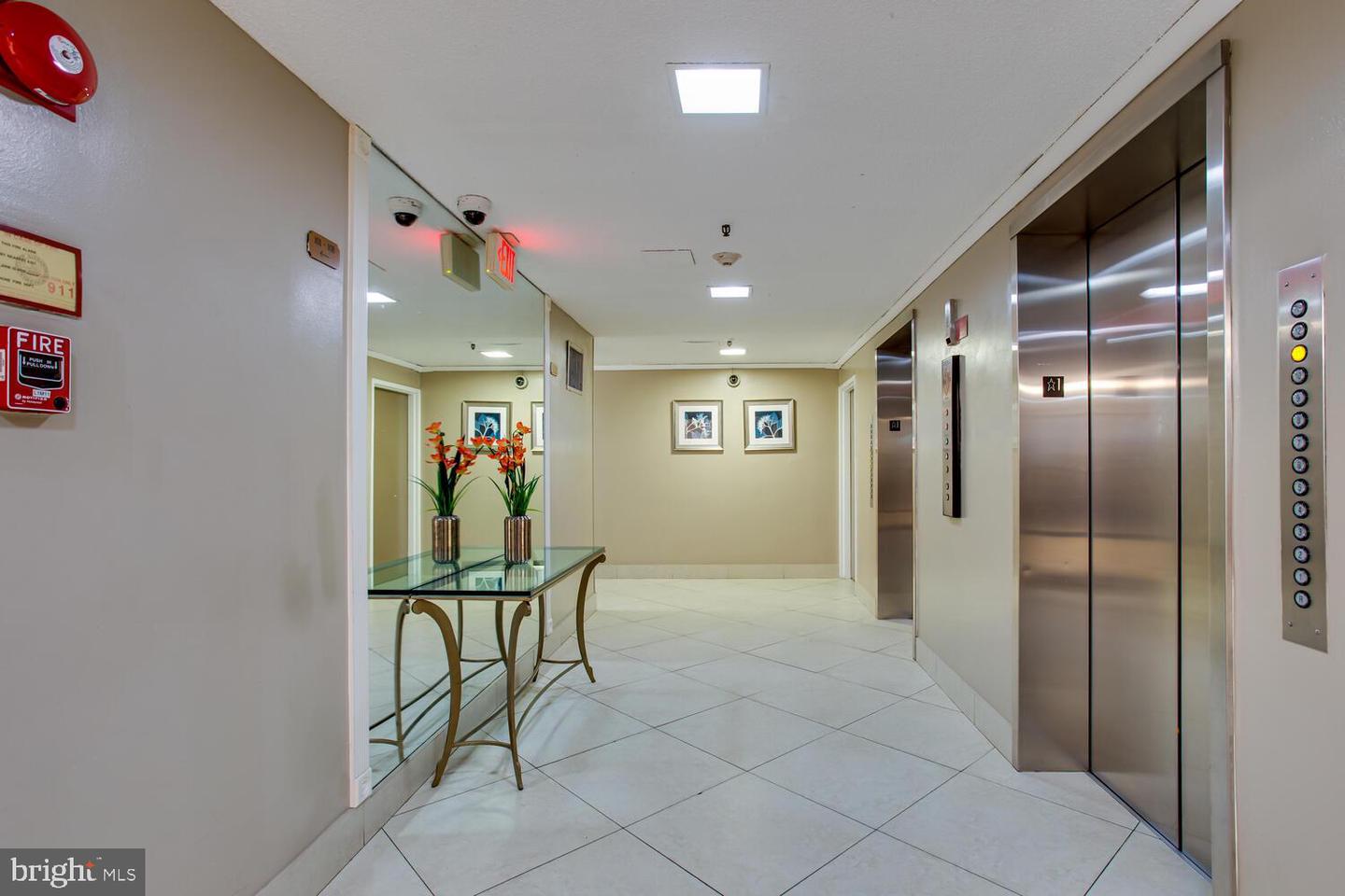 5911 EDSALL RD #206, ALEXANDRIA, Virginia 22304, 2 Bedrooms Bedrooms, ,2 BathroomsBathrooms,Residential,For sale,5911 EDSALL RD #206,VAAX2049508 MLS # VAAX2049508
