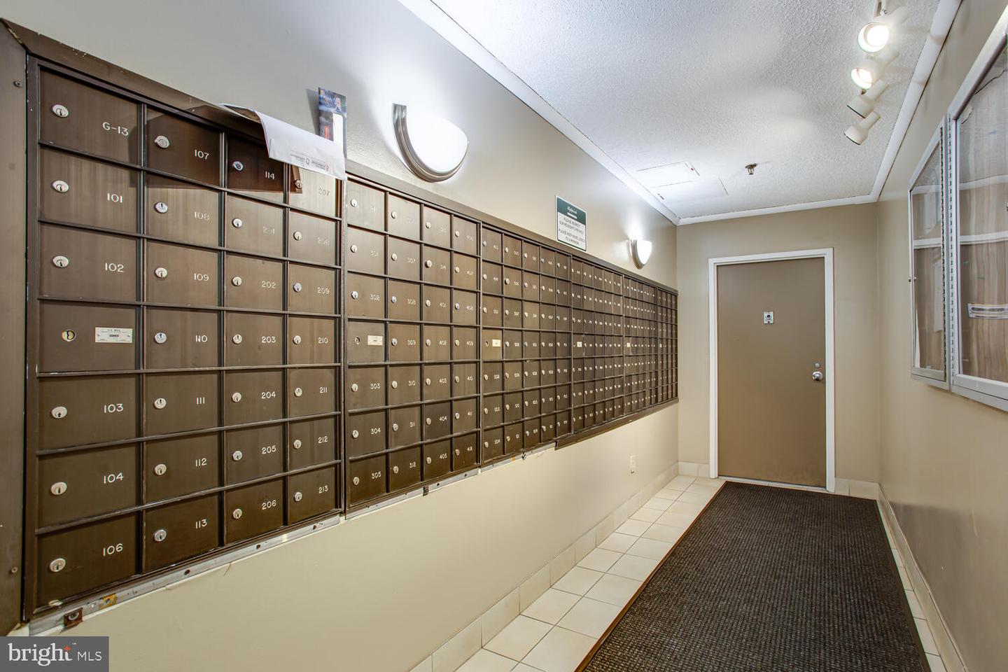 5911 EDSALL RD #206, ALEXANDRIA, Virginia 22304, 2 Bedrooms Bedrooms, ,2 BathroomsBathrooms,Residential,For sale,5911 EDSALL RD #206,VAAX2049508 MLS # VAAX2049508