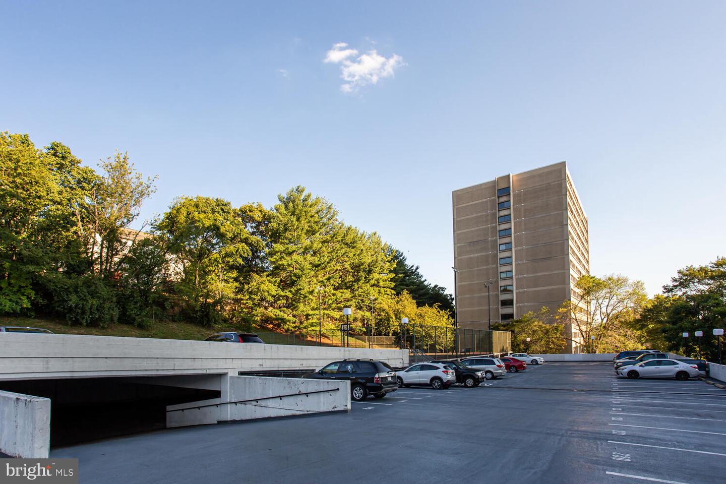 5911 EDSALL RD #206, ALEXANDRIA, Virginia 22304, 2 Bedrooms Bedrooms, ,2 BathroomsBathrooms,Residential,For sale,5911 EDSALL RD #206,VAAX2049508 MLS # VAAX2049508