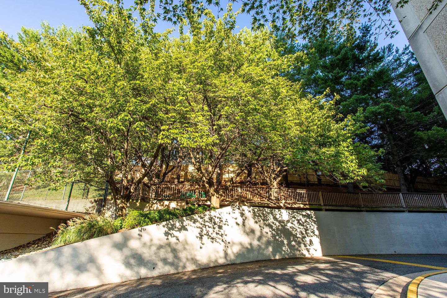 5911 EDSALL RD #206, ALEXANDRIA, Virginia 22304, 2 Bedrooms Bedrooms, ,2 BathroomsBathrooms,Residential,For sale,5911 EDSALL RD #206,VAAX2049508 MLS # VAAX2049508