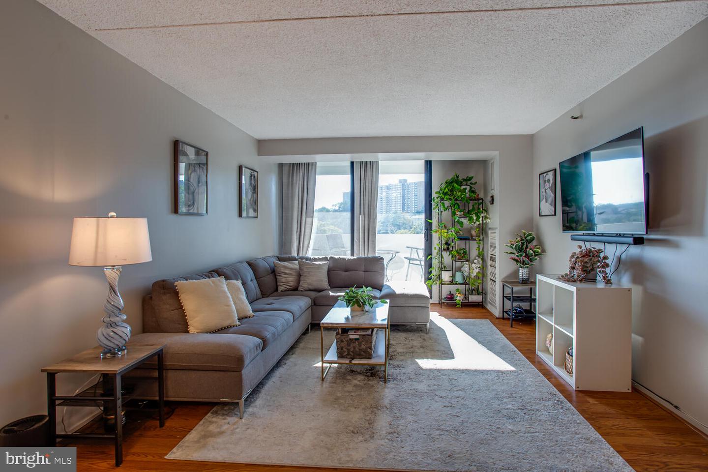 5911 EDSALL RD #206, ALEXANDRIA, Virginia 22304, 2 Bedrooms Bedrooms, ,2 BathroomsBathrooms,Residential,For sale,5911 EDSALL RD #206,VAAX2049508 MLS # VAAX2049508